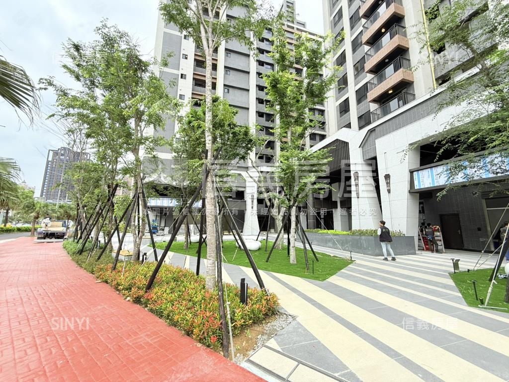 全新高鐵朝南邊間視野三房房屋室內格局與周邊環境