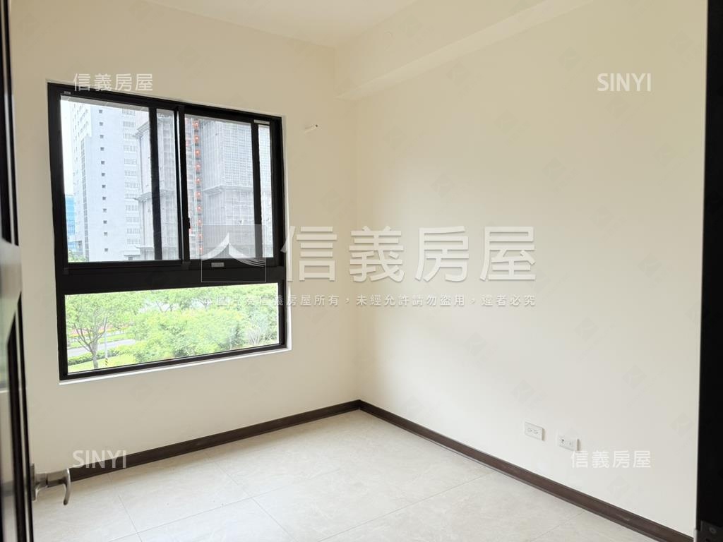 全新高鐵朝南邊間視野三房房屋室內格局與周邊環境