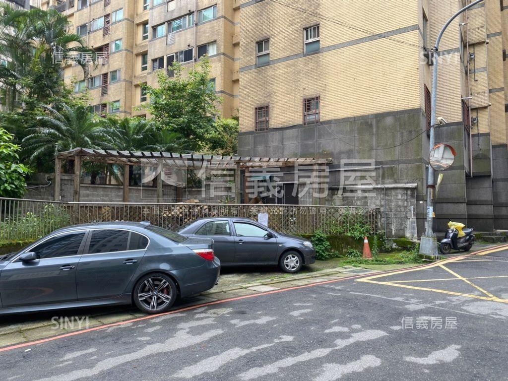 精華地段當地主房屋室內格局與周邊環境