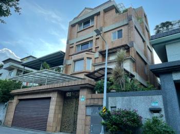 碧湖氣派車位美墅