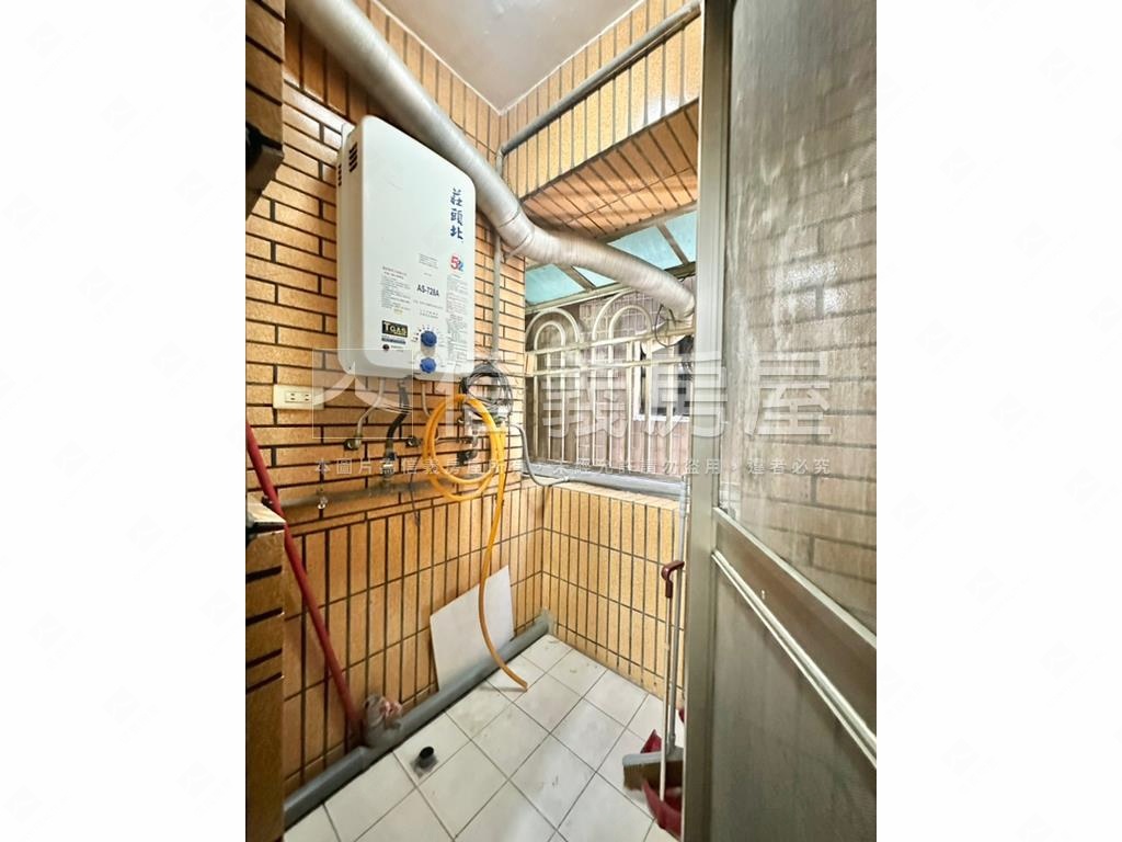 近未來捷運電梯三房車位房屋室內格局與周邊環境