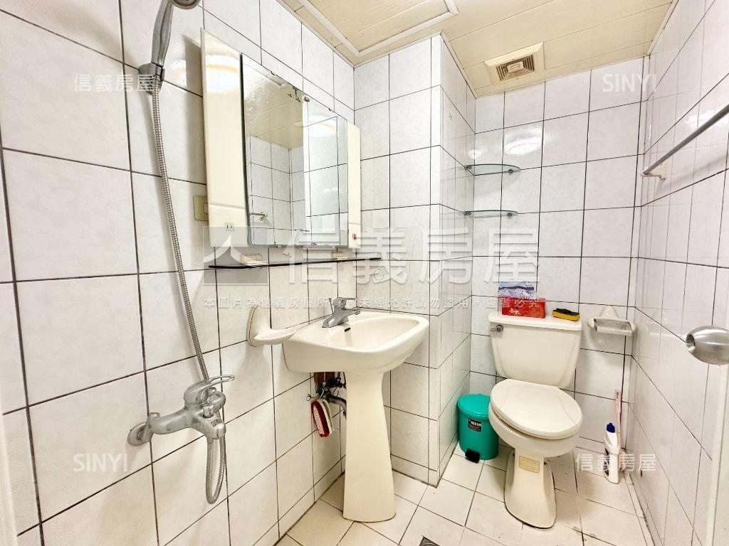 近未來捷運電梯三房車位房屋室內格局與周邊環境