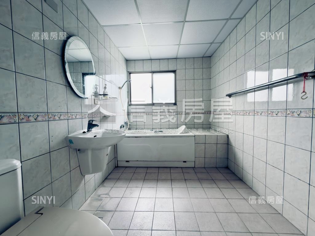 東區近國泰磐耘三房平車房屋室內格局與周邊環境