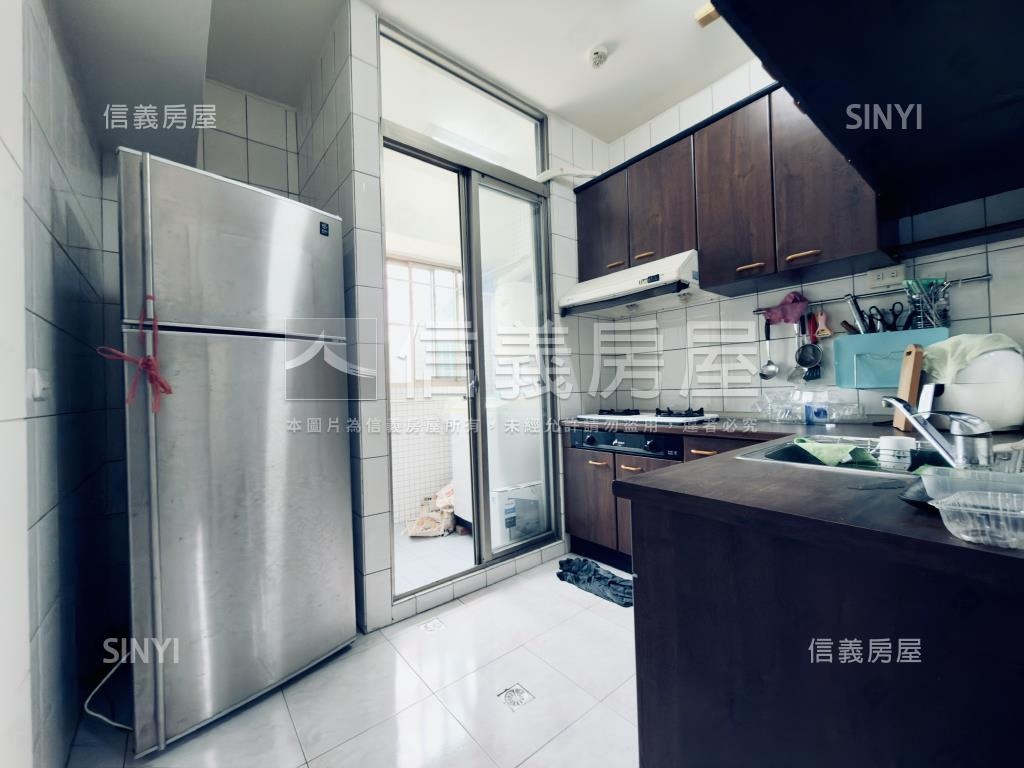 東區近國泰磐耘三房平車房屋室內格局與周邊環境