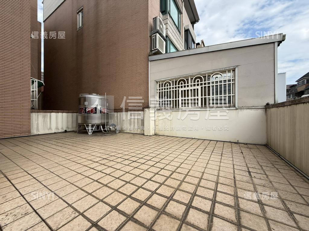 【東區】３角窗金店面房屋室內格局與周邊環境