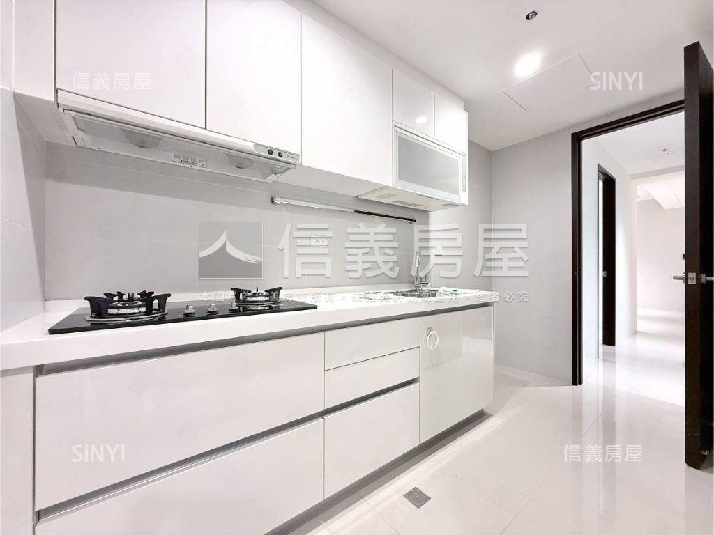 國賓帝王景觀四房雙車位房屋室內格局與周邊環境