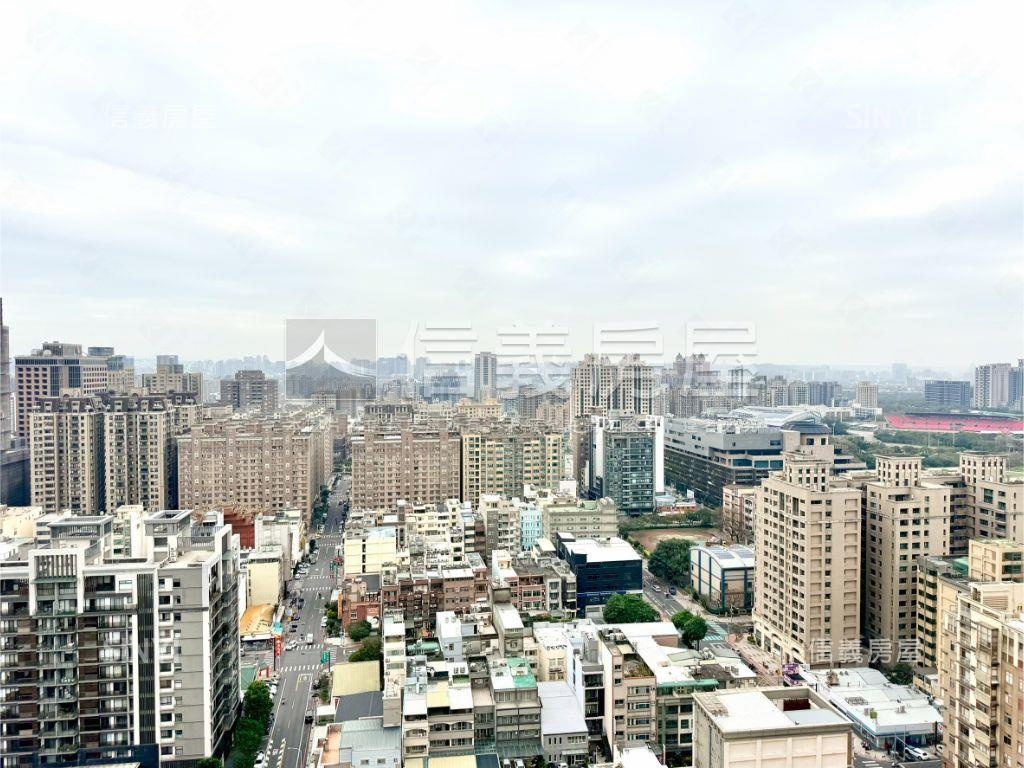 國賓帝王景觀四房雙車位房屋室內格局與周邊環境