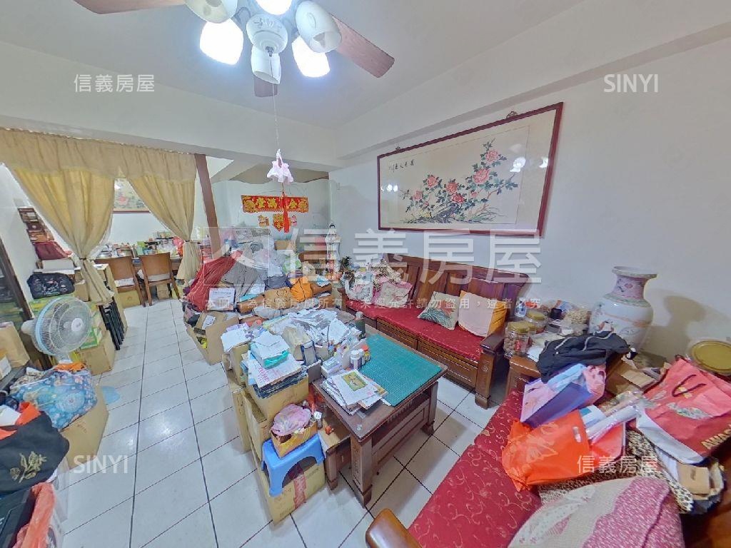 內新商圈三房平面車位房屋室內格局與周邊環境