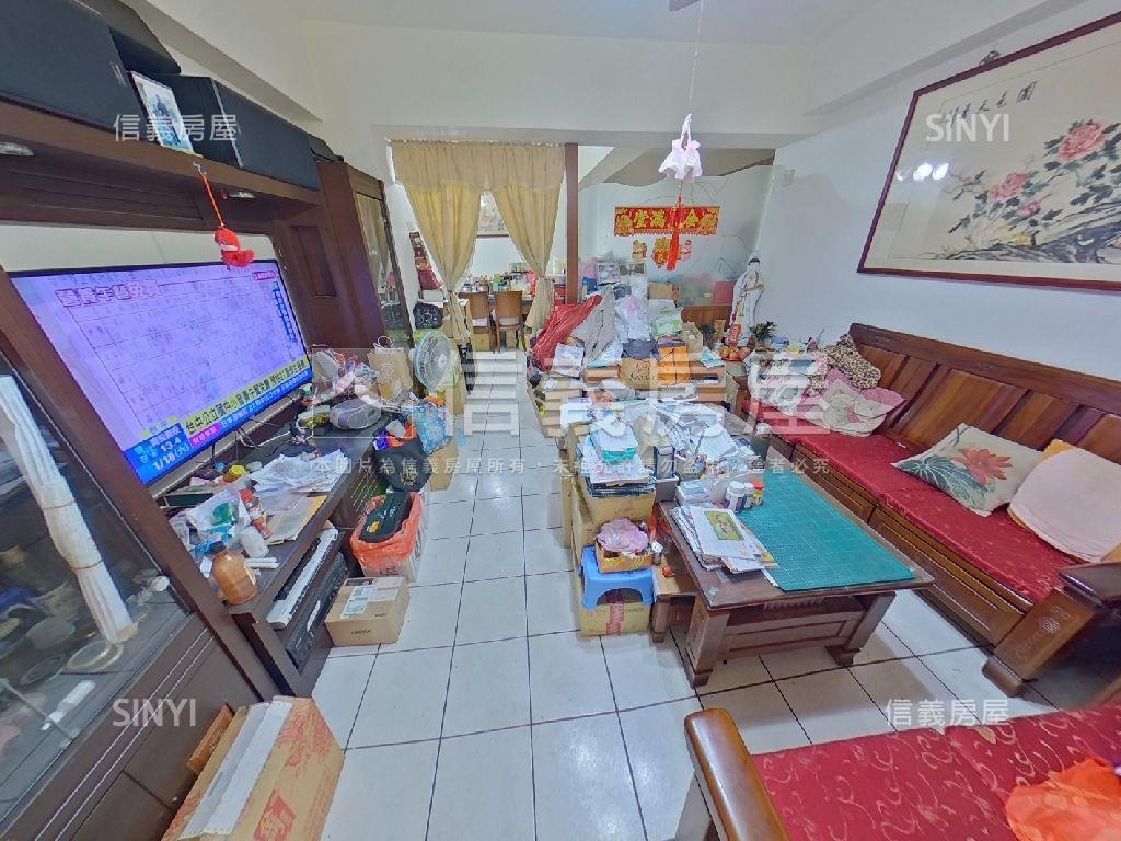 內新商圈三房平面車位房屋室內格局與周邊環境