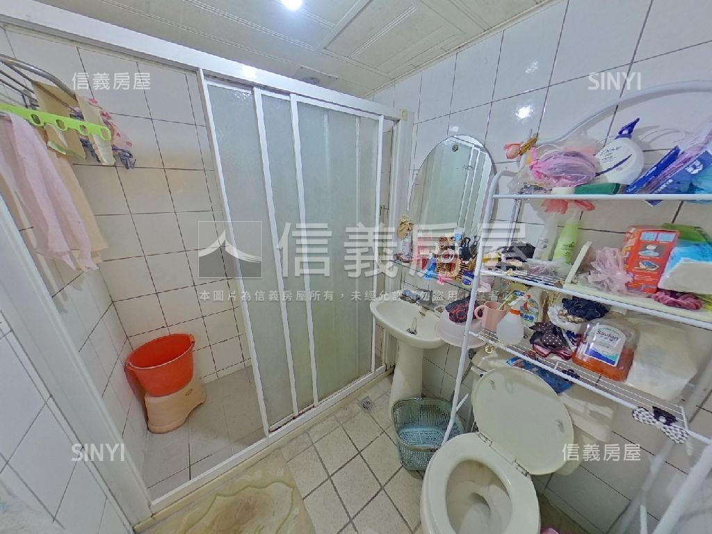 內新商圈三房平面車位房屋室內格局與周邊環境