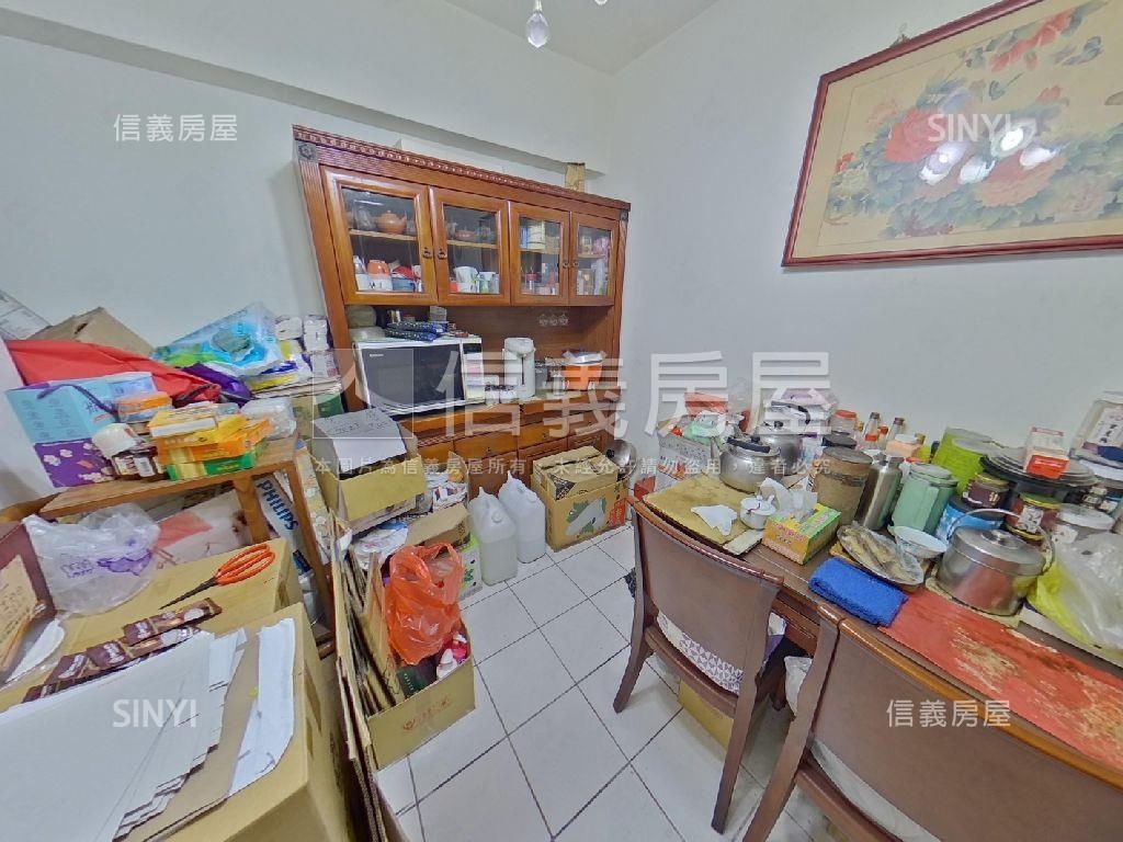 內新商圈三房平面車位房屋室內格局與周邊環境