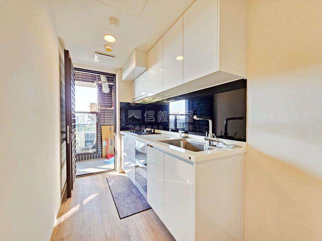 新屋齡｜彩彩棠三房車位房屋室內格局與周邊環境