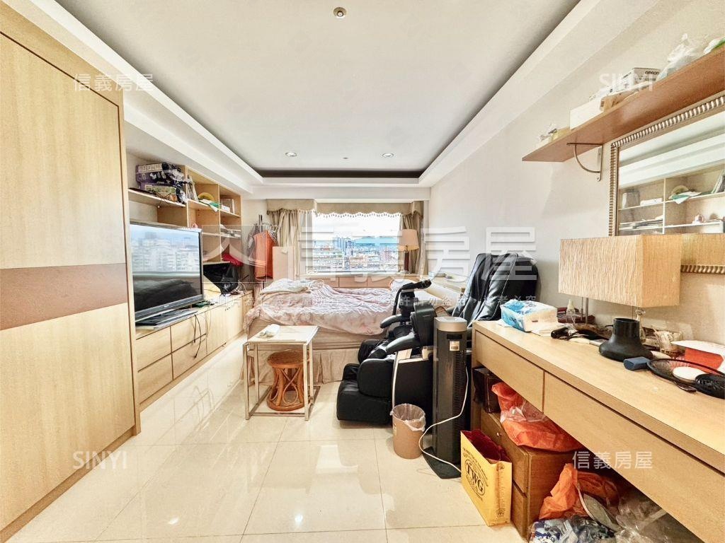 法國臻品公園高樓大三房房屋室內格局與周邊環境