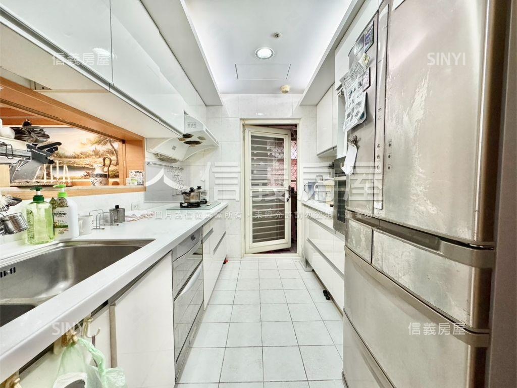 法國臻品公園高樓大三房房屋室內格局與周邊環境