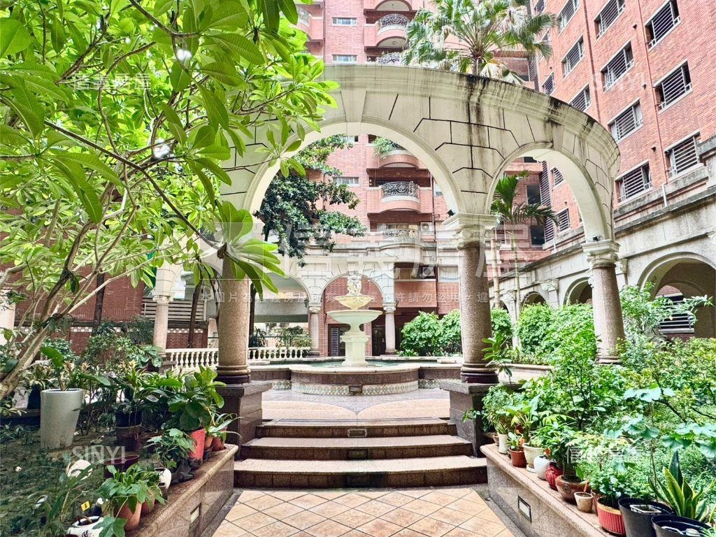 法國臻品公園高樓大三房房屋室內格局與周邊環境