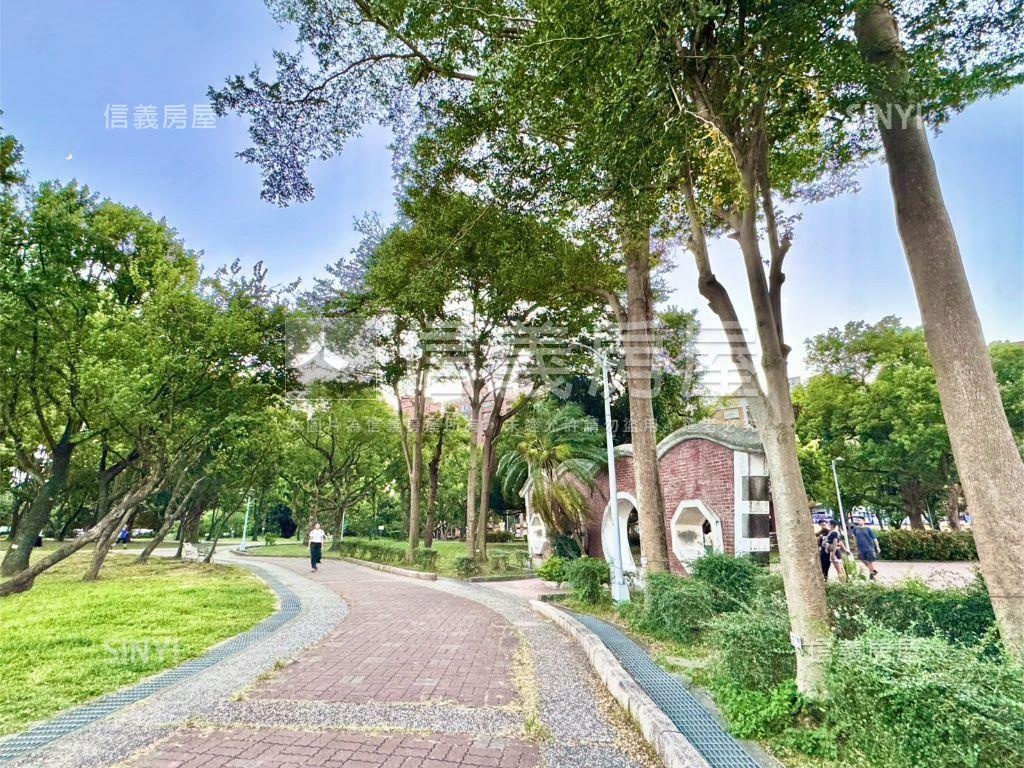 法國臻品公園高樓大三房房屋室內格局與周邊環境