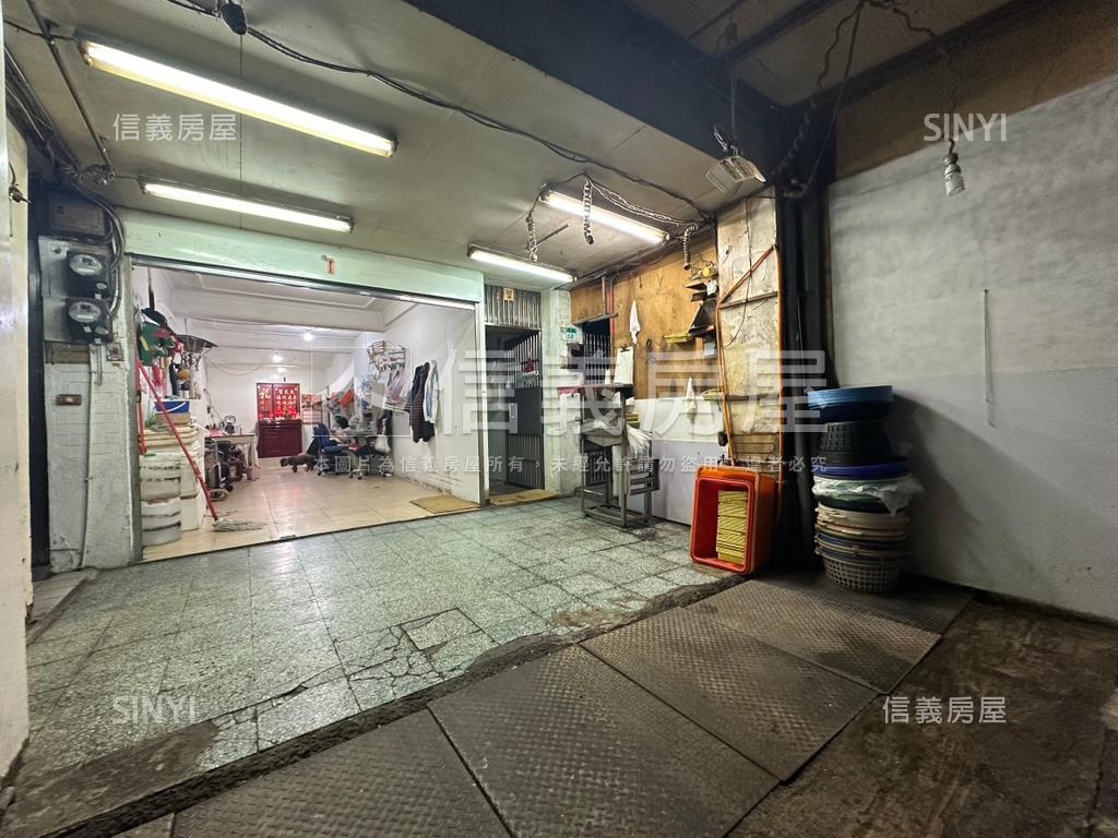 士林華榮稀有透天店面房屋室內格局與周邊環境