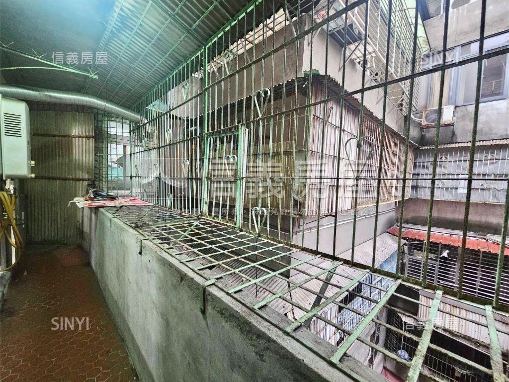 漢生東路近捷運方正３房房屋室內格局與周邊環境