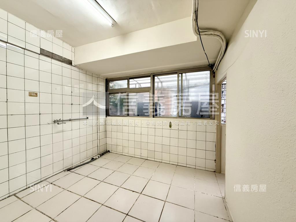 近捷運廣慈站黃金３樓房屋室內格局與周邊環境