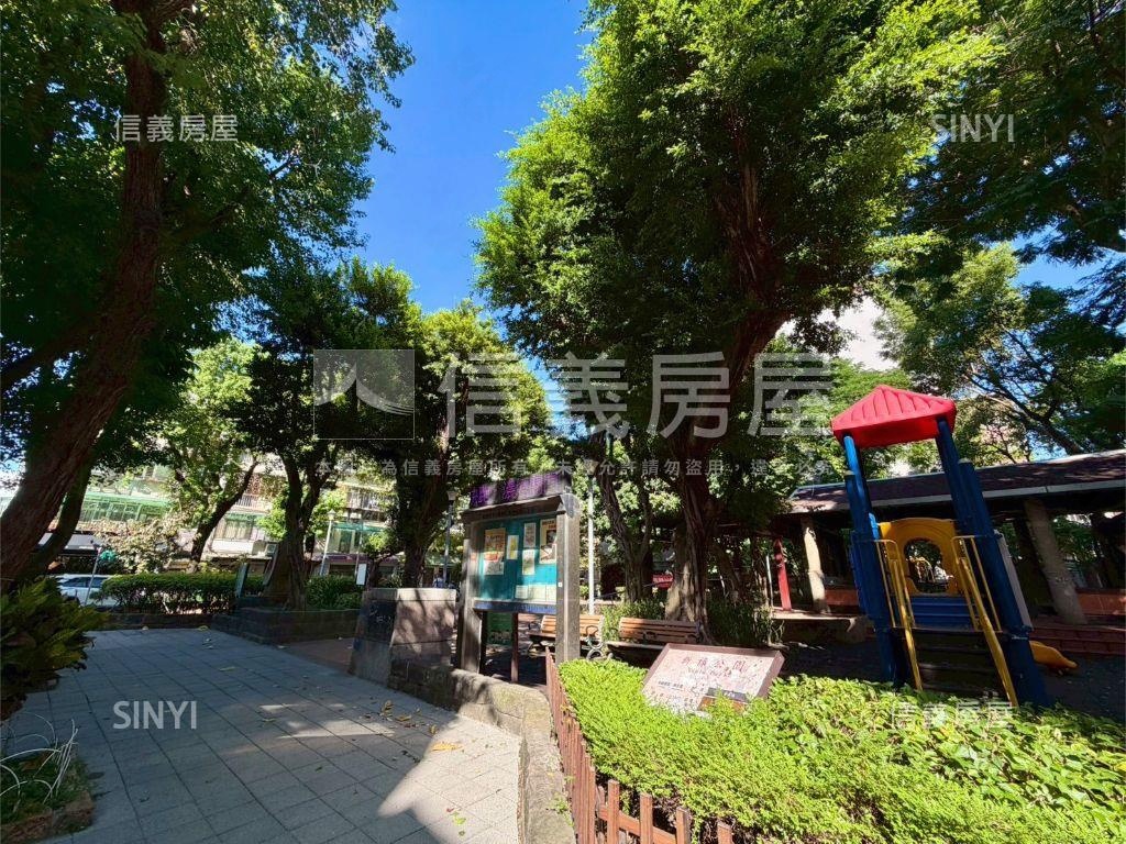 ★坐北朝南‧挑高精品美宅房屋室內格局與周邊環境