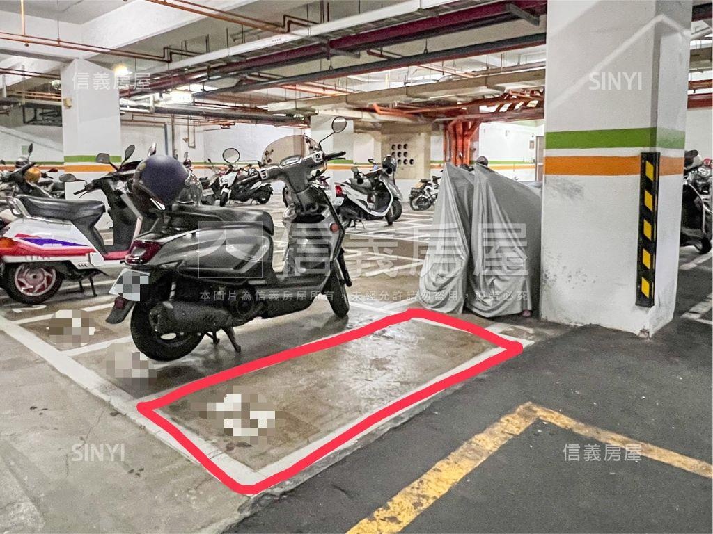 美術景觀邊間四房平車房屋室內格局與周邊環境