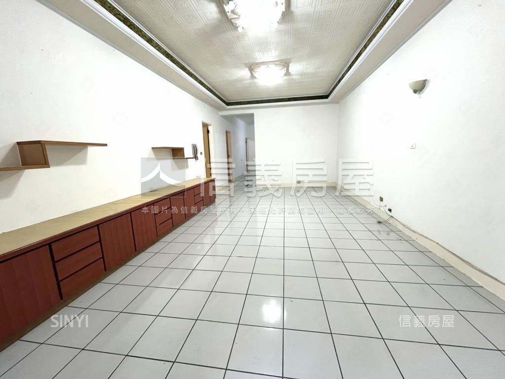 七張捷運四房溫馨宅房屋室內格局與周邊環境
