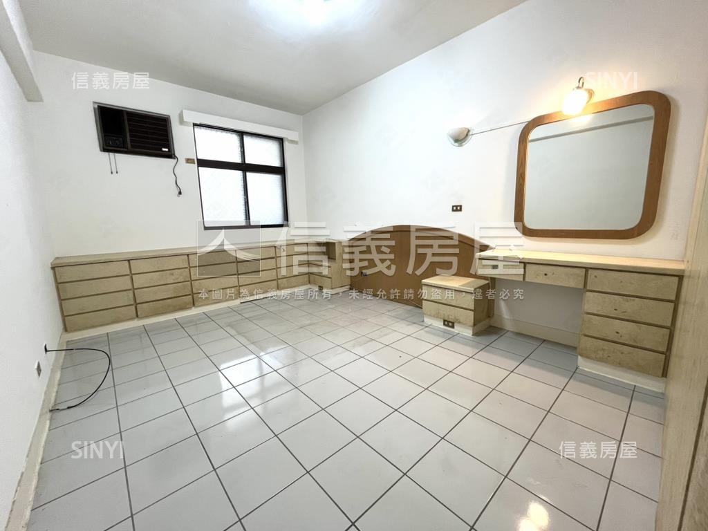 七張捷運四房溫馨宅房屋室內格局與周邊環境