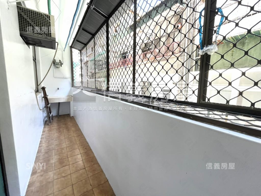 七張捷運四房溫馨宅房屋室內格局與周邊環境