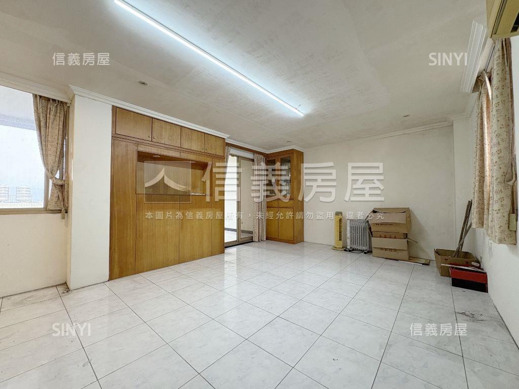 研究苑經典挑高透天房屋室內格局與周邊環境