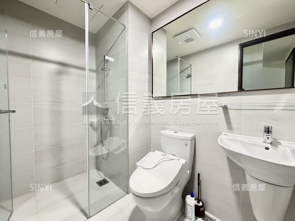 清景麟全新未住兩房兩衛房屋室內格局與周邊環境