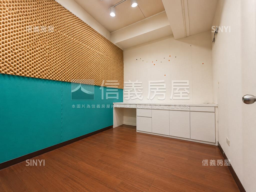 永安捷運★低總價小資店面房屋室內格局與周邊環境