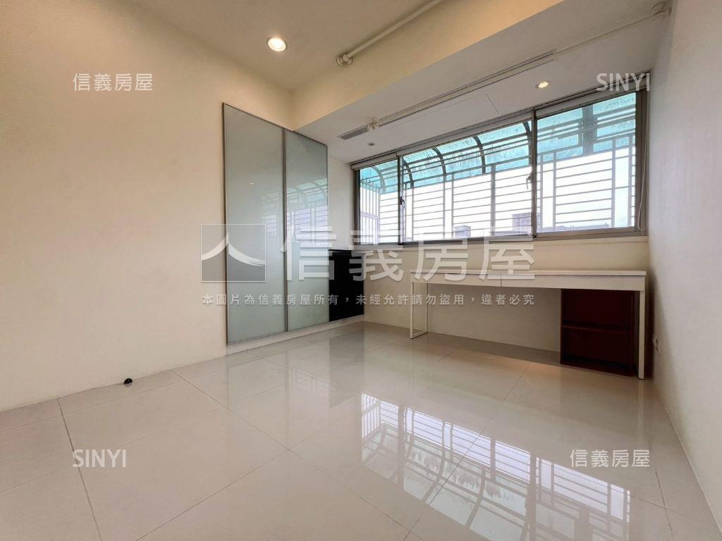 公園第一排視野亮采居房屋室內格局與周邊環境