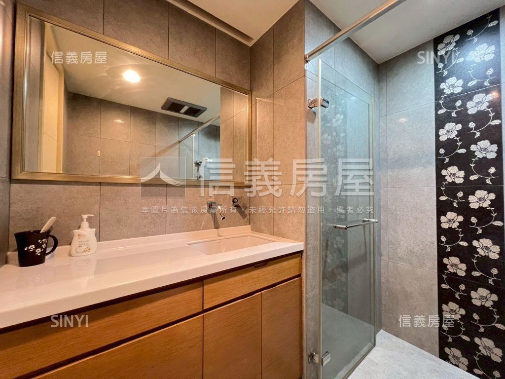 公園第一排視野亮采居房屋室內格局與周邊環境