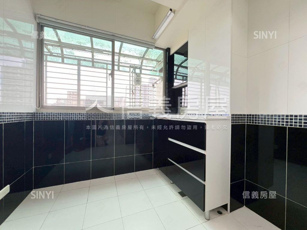 公園第一排視野亮采居房屋室內格局與周邊環境