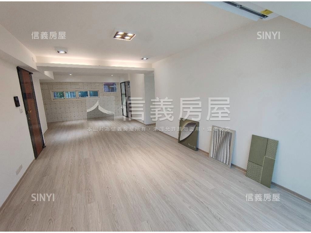 全新裝潢華廈房屋室內格局與周邊環境