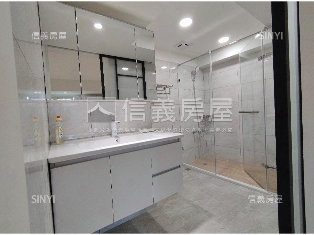 全新裝潢華廈房屋室內格局與周邊環境