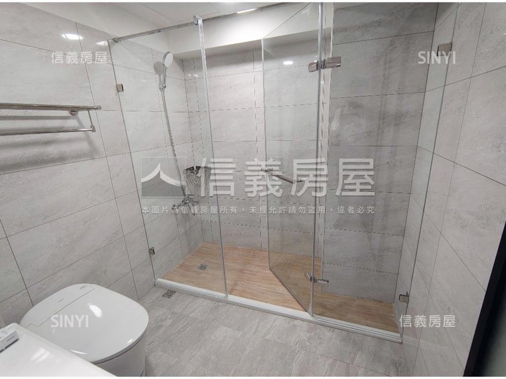 全新裝潢華廈房屋室內格局與周邊環境