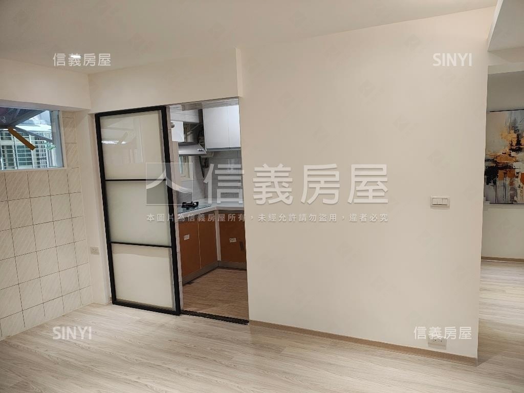 全新裝潢華廈房屋室內格局與周邊環境