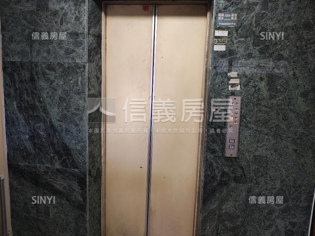 全新裝潢華廈房屋室內格局與周邊環境