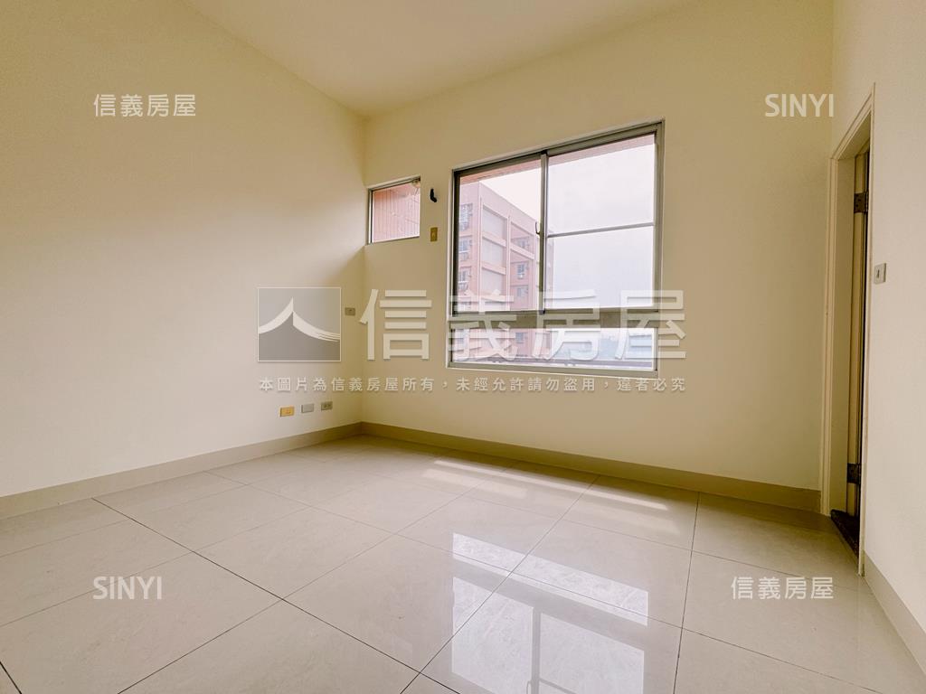 【左營世運】高樓四房平車房屋室內格局與周邊環境