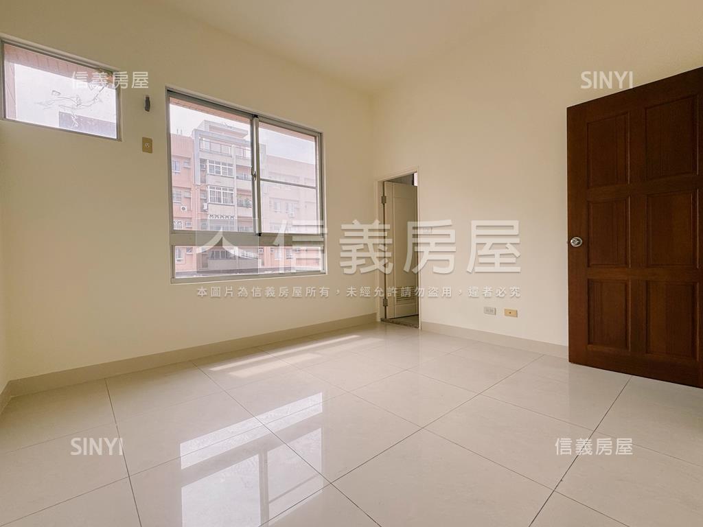 【左營世運】高樓四房平車房屋室內格局與周邊環境