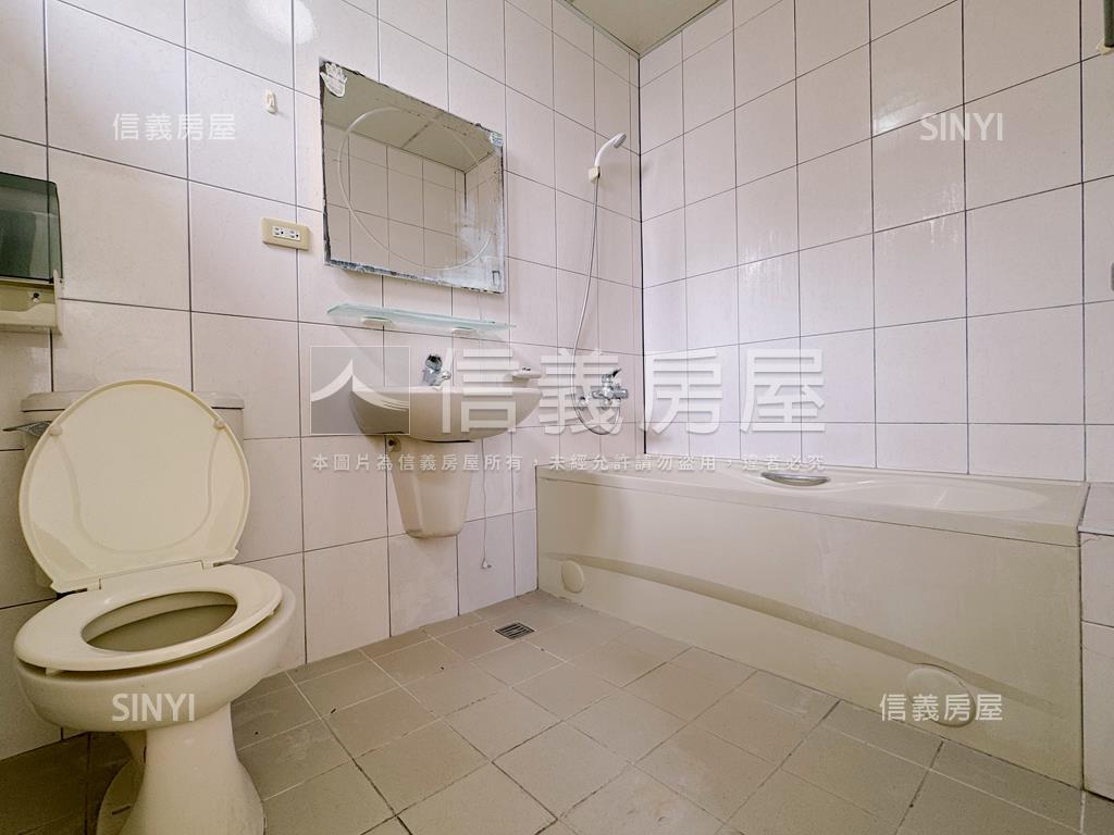 【左營世運】高樓四房平車房屋室內格局與周邊環境