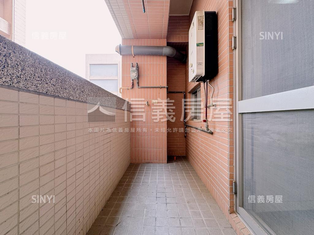 【左營世運】高樓四房平車房屋室內格局與周邊環境