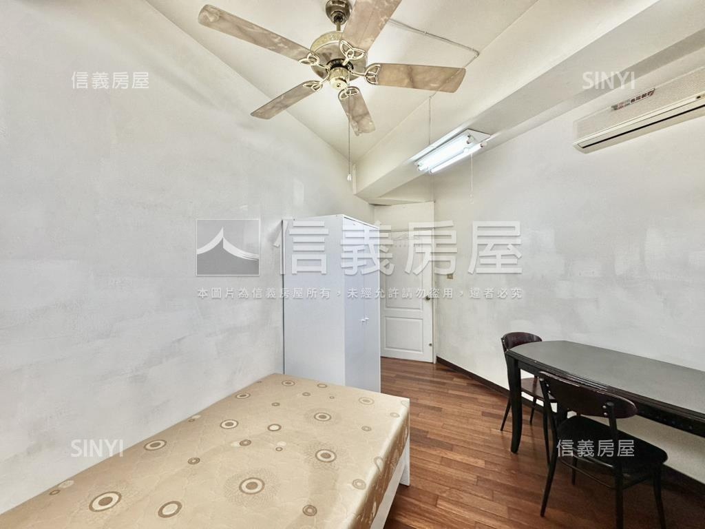 專任興大園道第一排美４房房屋室內格局與周邊環境