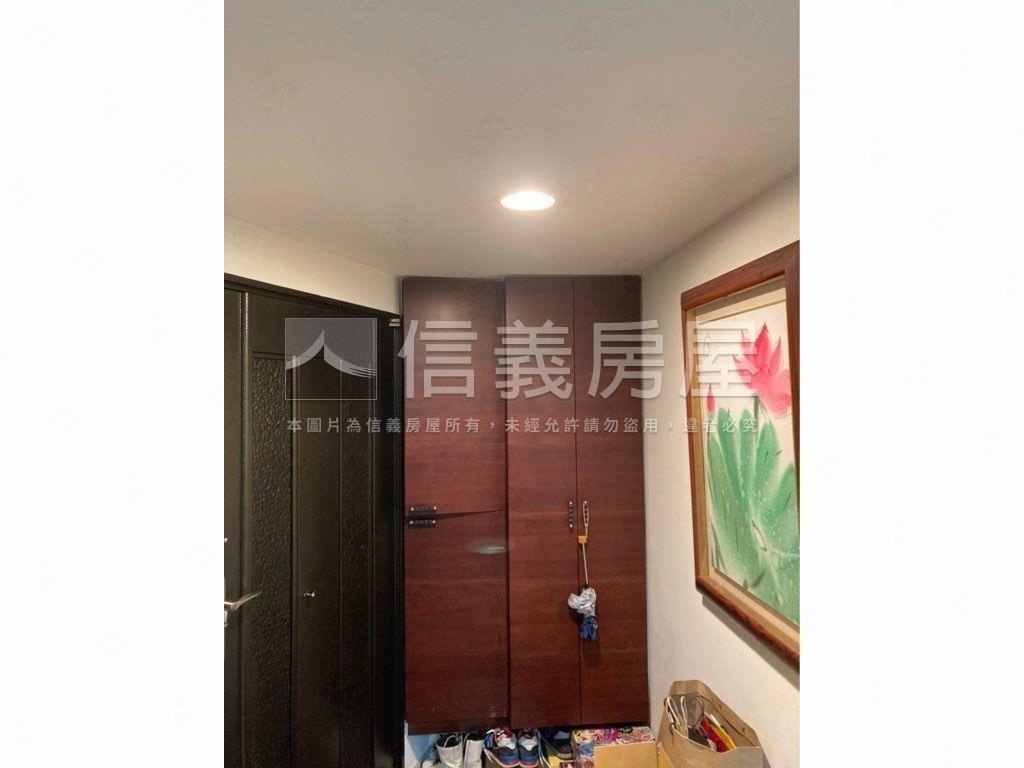 國泰名人後棟三房房屋室內格局與周邊環境