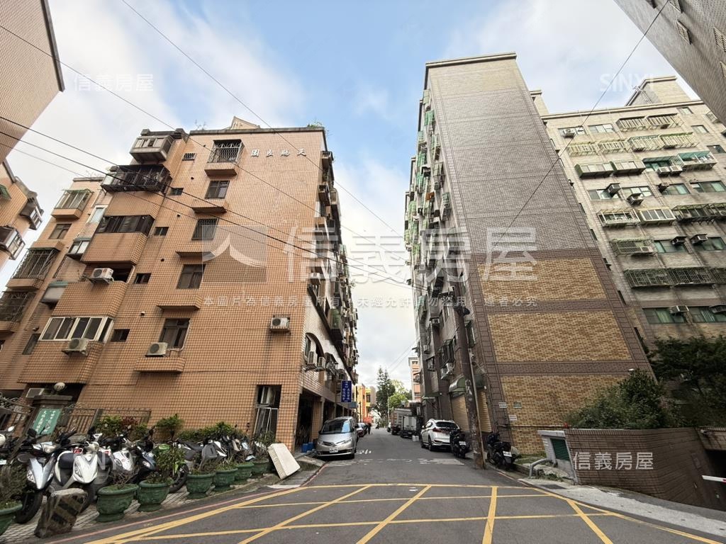 近未來捷運Ｇ２８黃金角店房屋室內格局與周邊環境