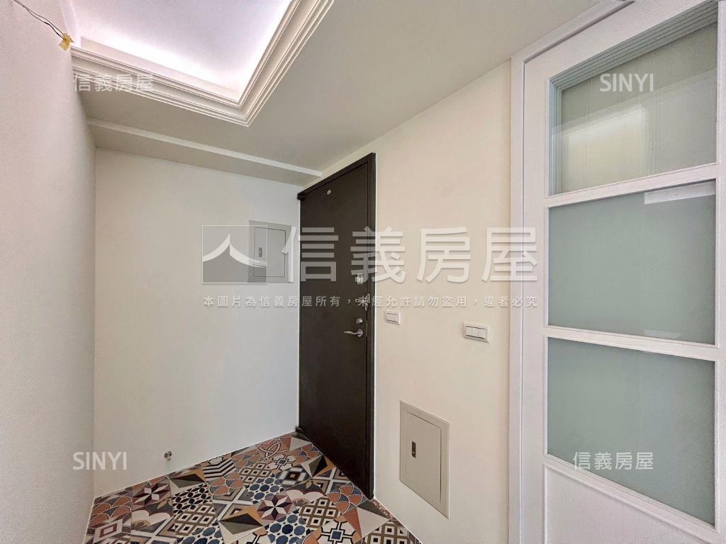 關新北歐高樓四房附雙車位房屋室內格局與周邊環境