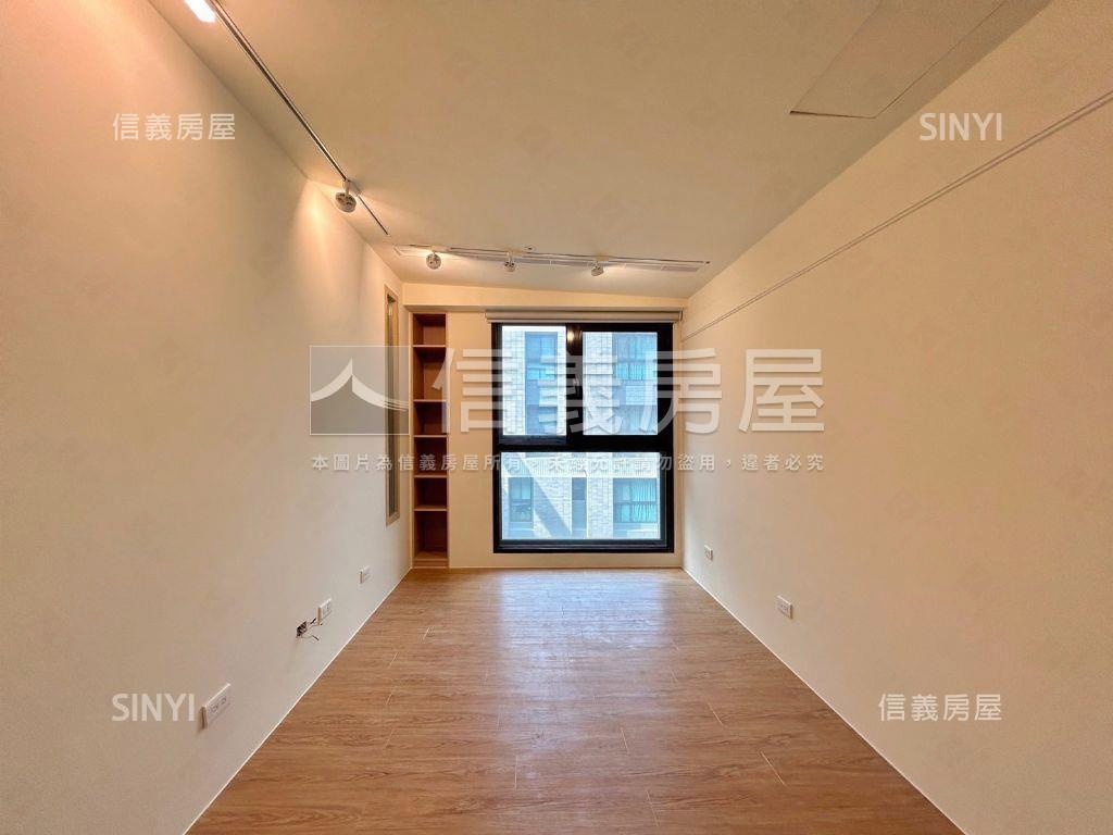 關新北歐高樓四房附雙車位房屋室內格局與周邊環境