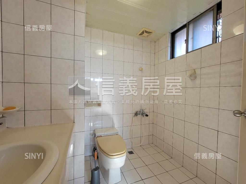 仁愛新城明亮邊間附車位房屋室內格局與周邊環境