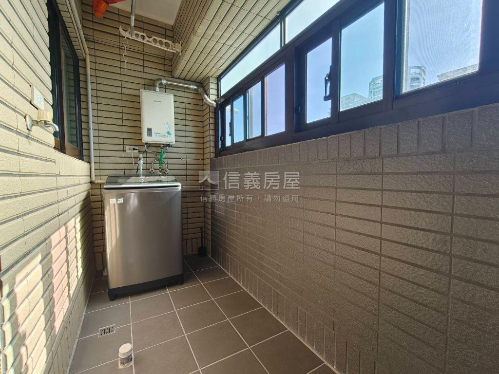 專任布拉諾精美２房車位房屋室內格局與周邊環境